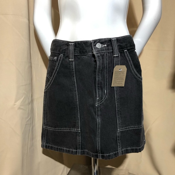 NWT Levi’s Skirt - Picture 4 of 12